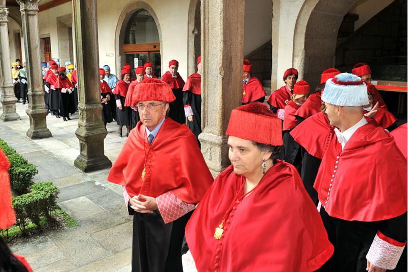 O xurista Luis Díez-Picazo y Ponce de León incorpórase ao cadro de doutores honoris causa da USC O xurista Luis Díez-Picazo y Ponce de León incorpórase ao cadro de doutores honoris causa da USC
