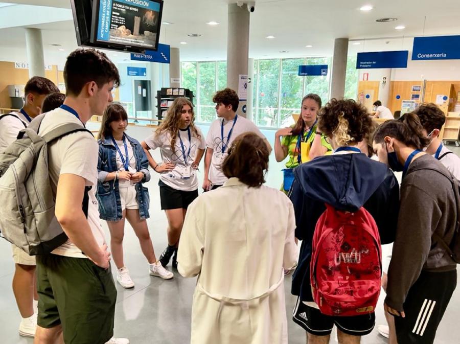 Estudantes, nunha das actividades da xincana de XuvenCiencia Estudantes, nunha das actividades da xincana de XuvenCiencia