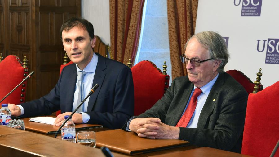 Jorge Mira e M. Stanley Whittingham durante a rolda de prensa Jorge Mira e M. Stanley Whittingham durante a rolda de prensa