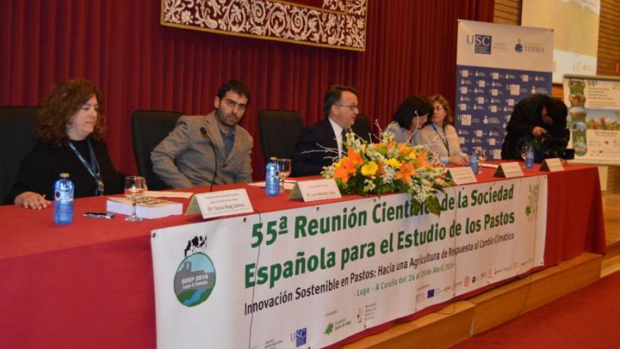 Roig, Piñeiro, Bueno, Vázquez e Báez, na apertura da reunión cienfíca da SEEP na Escola Politécnica Superior de Lugo Roig, Piñeiro, Bueno, Vázquez e Báez, na apertura da reunión cienfíca da SEEP na Escola Politécnica Superior de Lugo