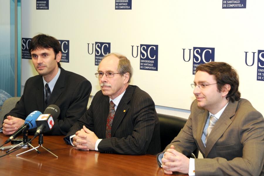 Jorge Mira, Gerardus ‘t Hooft y Ángel Paredes en la rueda de prensa Jorge Mira, Gerardus ‘t Hooft y Ángel Paredes en la rueda de prensa