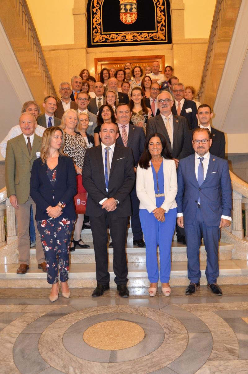 O reitor da USC apoia a Facultade de Veterinaria ante o comité internacional de avaliación da EAEVE O reitor da USC apoia a Facultade de Veterinaria ante o comité internacional de avaliación da EAEVE