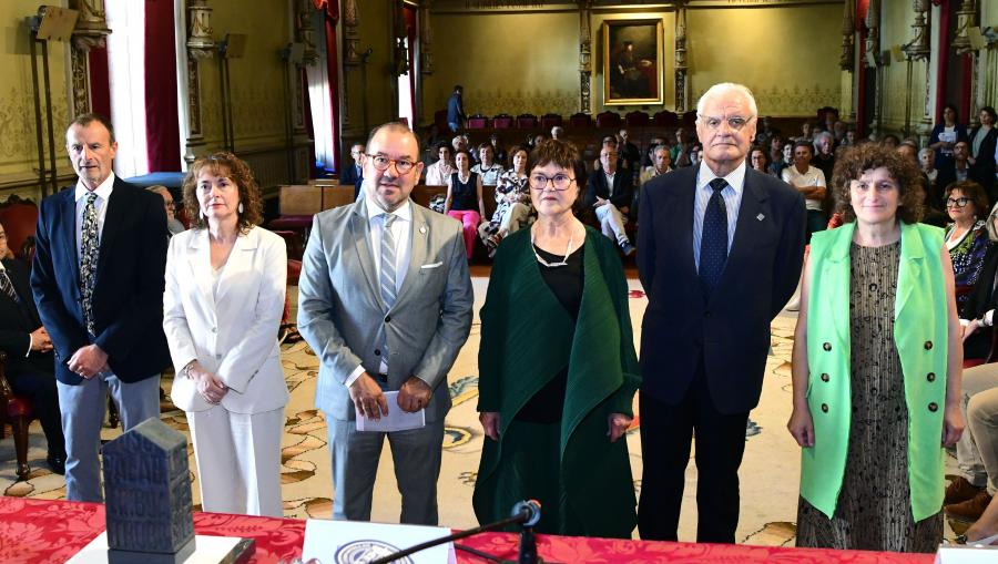De esquerda a dereita, Manuel Singala, Dulce María García Mella, Antonio López, Margarita Ledo, Víctor Fernández Freixanes e Goretti Sanmartín. FOTO: Santi Alvite De esquerda a dereita, Manuel Singala, Dulce María García Mella, Antonio López, Margarita Ledo, Víctor Fernández Freixanes e Goretti Sanmartín. FOTO: Santi Alvite