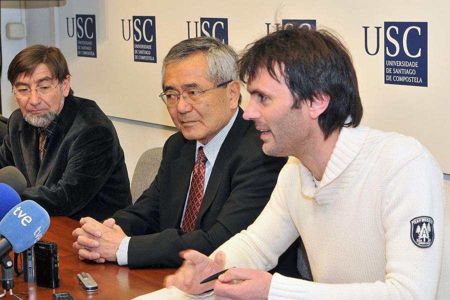 Ricardo Riguera, Ei-ichi Negishi e Jorge Mira na rolda de prensa Ricardo Riguera, Ei-ichi Negishi e Jorge Mira na rolda de prensa