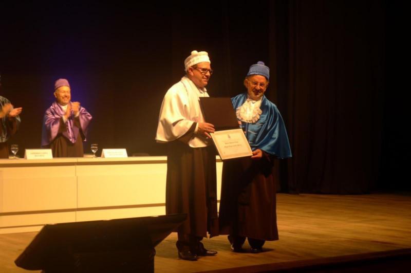 O profesor Miguel Zabalza, investido doutor honoris causa pola Pontifícia Universidade Católica do Rio Grande do Sul O profesor Miguel Zabalza, investido doutor honoris causa pola Pontifícia Universidade Católica do Rio Grande do Sul