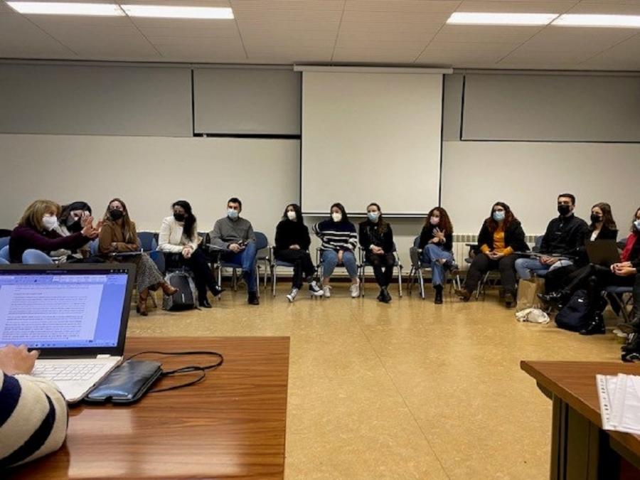 No marco deste proxecto, a Facultade de Psicoloxía da USC acolleu en novembro unha xornada dirixida a que investigadores e profesionais españois e ecuatorianos abordasen a experiencia e resultados dun “proxecto pioneiro” neste eido No marco deste proxecto, a Facultade de Psicoloxía da USC acolleu en novembro unha xornada dirixida a que investigadores e profesionais españois e ecuatorianos abordasen a experiencia e resultados dun “proxecto pioneiro” neste eido