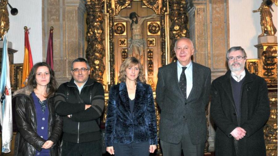 O reitor, no centro, xunto ao novo equipo decanal de Psicoloxía O reitor, no centro, xunto ao novo equipo decanal de Psicoloxía