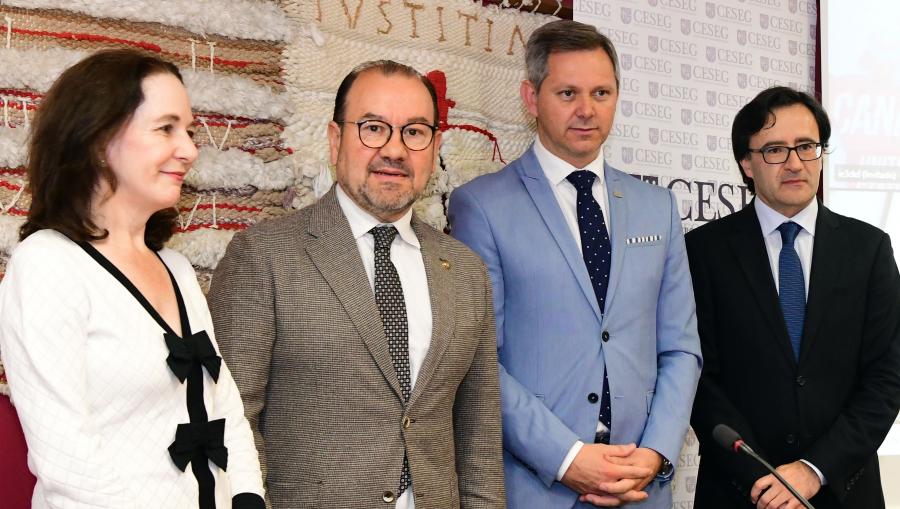 De esquerda a dereira, Ana Gude, Antonio López, José Miñones e José Julio Fernández. Foto: Santi Alvite De esquerda a dereira, Ana Gude, Antonio López, José Miñones e José Julio Fernández. Foto: Santi Alvite