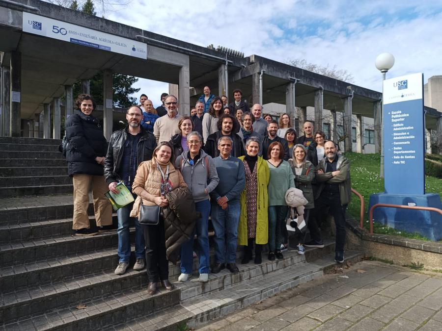 Investigadores e representantes das entidades que participan no proxecto I-ReWater, na EPS de Enxeñaría da USC Investigadores e representantes das entidades que participan no proxecto I-ReWater, na EPS de Enxeñaría da USC