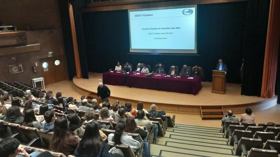 O acto desenvolveuse no Auditorio de Veterinaria O acto desenvolveuse no Auditorio de Veterinaria