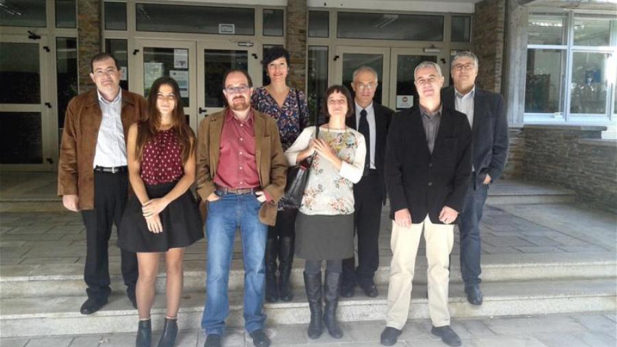 Ana Angustias Rodríguez Sanz, primeira pola esqueda, cos directores da tese e membros do tribunal Ana Angustias Rodríguez Sanz, primeira pola esqueda, cos directores da tese e membros do tribunal