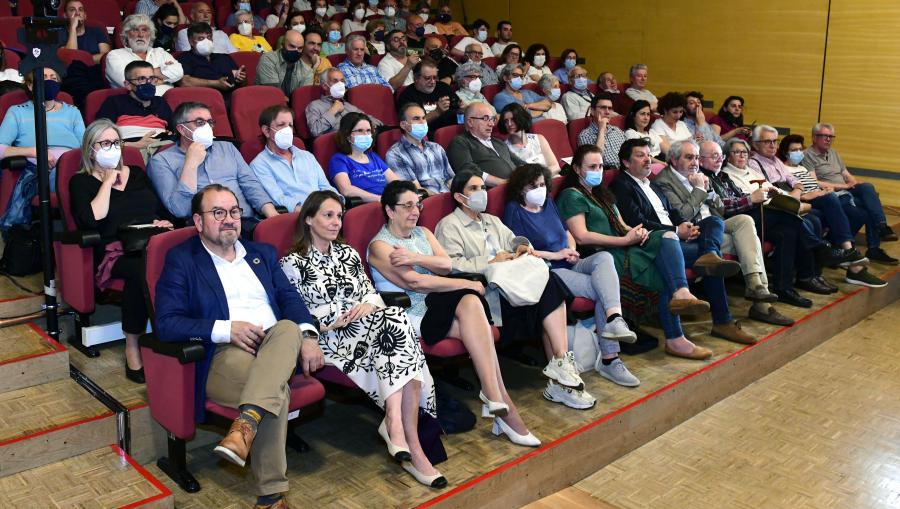 Público asistente á homenaxe ao Zeca Afonso. Foto: Santi Alvite Público asistente á homenaxe ao Zeca Afonso. Foto: Santi Alvite