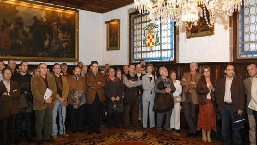 Numeroso público deuse cita no Salón de Graos do Colexio de San Xerome na toma de posesión do decano de Bioloxía Numeroso público deuse cita no Salón de Graos do Colexio de San Xerome na toma de posesión do decano de Bioloxía