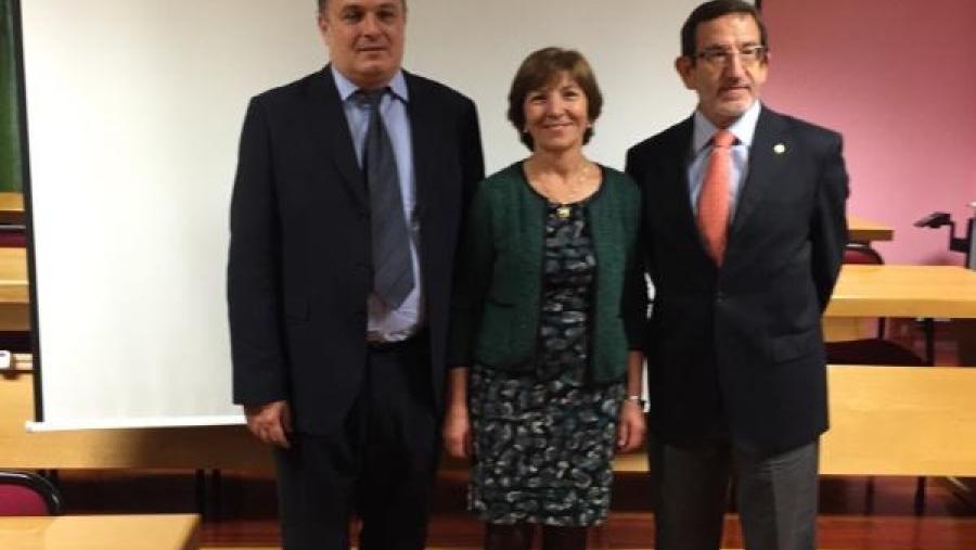 María Luisa Barreal, entre Gonzalo Fernández e Pablo Díez Baños, na Facultade de Veterinaria de Lugo María Luisa Barreal, entre Gonzalo Fernández e Pablo Díez Baños, na Facultade de Veterinaria de Lugo