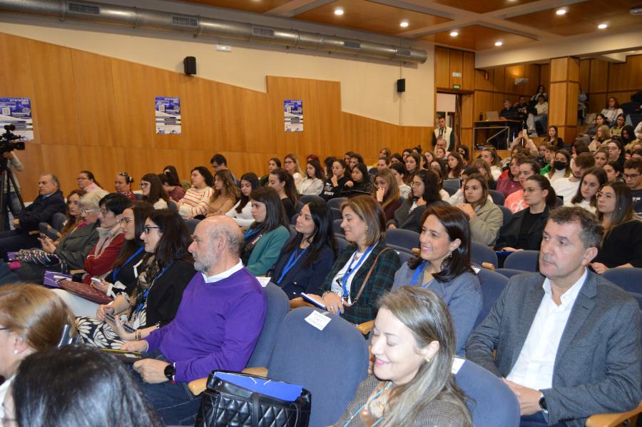 Docentes, estudantes e investigadores inscritos no I Simposio Forinnova Docentes, estudantes e investigadores inscritos no I Simposio Forinnova