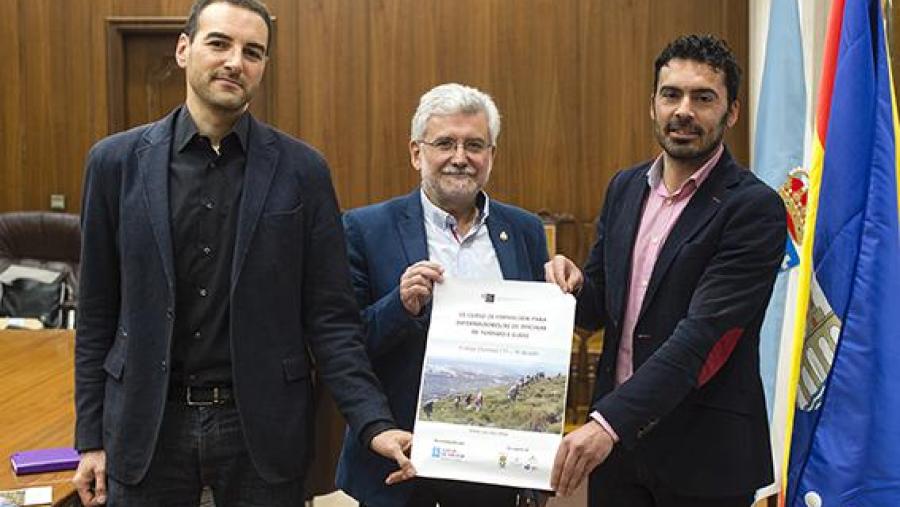 Na presentación en Ourense participaron, de esquerda a dereita, Valerià Paül, Rosendo Fernández e Juan Anta (Foto: Deputación de Ourense) Na presentación en Ourense participaron, de esquerda a dereita, Valerià Paül, Rosendo Fernández e Juan Anta (Foto: Deputación de Ourense)