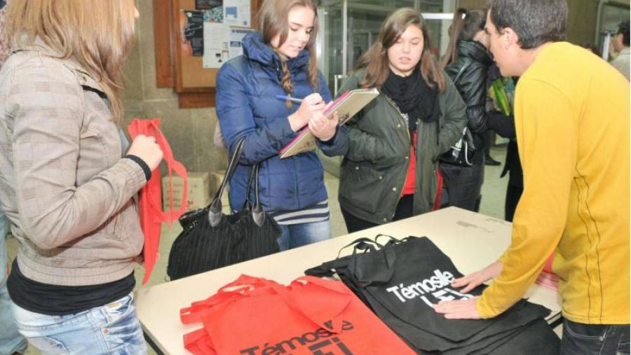 A campaña 'Témoslle lei' iniciouse na Facultade de Dereito a finais do pasado ano A campaña 'Témoslle lei' iniciouse na Facultade de Dereito a finais do pasado ano