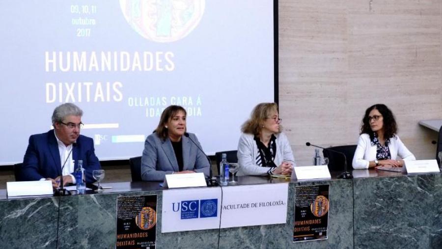 O encontro celébrase ata o mércores na Facultade de Filoloxía, onde a súa decana (segunda pola esquerda) presidiu a sesión inaugural. Foto: Servimav-USC O encontro celébrase ata o mércores na Facultade de Filoloxía, onde a súa decana (segunda pola esquerda) presidiu a sesión inaugural. Foto: Servimav-USC
