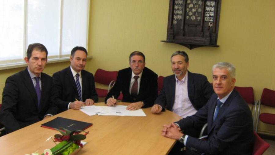 De esquerda a dereita, Pedro Sánchez, Javier López, Juan J. Ares, Javier Álvarez e José Arriví De esquerda a dereita, Pedro Sánchez, Javier López, Juan J. Ares, Javier Álvarez e José Arriví