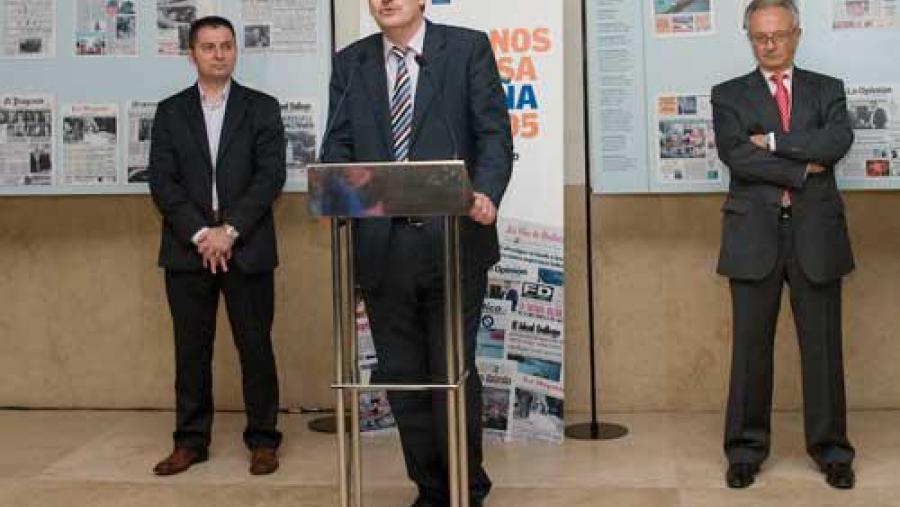 De esquerda a dereita, Miguel Túñez, Fernando Salgado e Ángel Durández. Foto Lucia Cases De esquerda a dereita, Miguel Túñez, Fernando Salgado e Ángel Durández. Foto Lucia Cases
