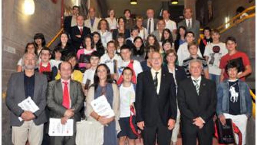 5ª promoción de Estalmat-Galicia no acto inaugural do curso 2011-12 na Facultade de Matemáticas 5ª promoción de Estalmat-Galicia no acto inaugural do curso 2011-12 na Facultade de Matemáticas