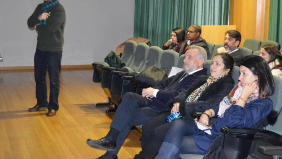 Amador García presenta a súa tese de doutoramento na EPSE en presenza dos directores da investigación Amador García presenta a súa tese de doutoramento na EPSE en presenza dos directores da investigación