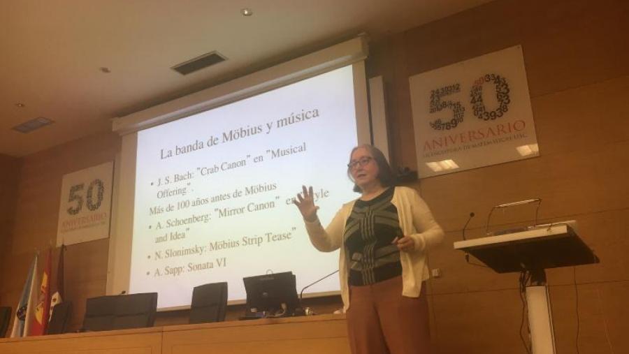 Milagros Izquierdo, nun momento da súa intervención Milagros Izquierdo, nun momento da súa intervención