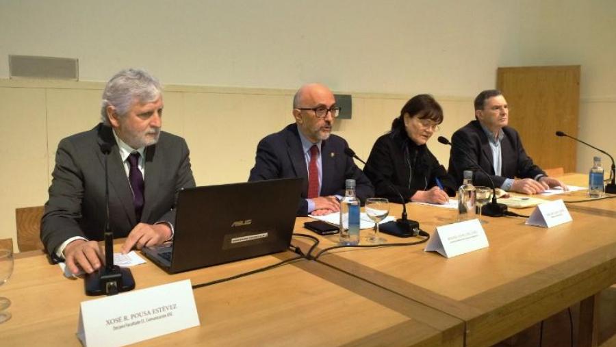 De esquerda a dereita, Xosé R. Pousa, Roberto López, Margarita Ledo e Francisco Campo. Foto: Servimav-USC De esquerda a dereita, Xosé R. Pousa, Roberto López, Margarita Ledo e Francisco Campo. Foto: Servimav-USC