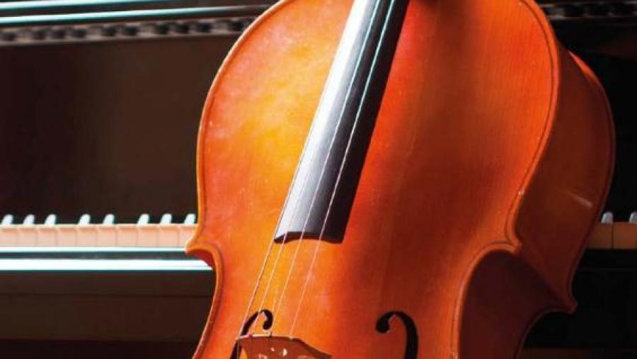 Concerto para piano e violonchelo con Rosalía Gómez Lasheras e Thomas Piel no Paraninfo Concerto para piano e violonchelo con Rosalía Gómez Lasheras e Thomas Piel no Paraninfo