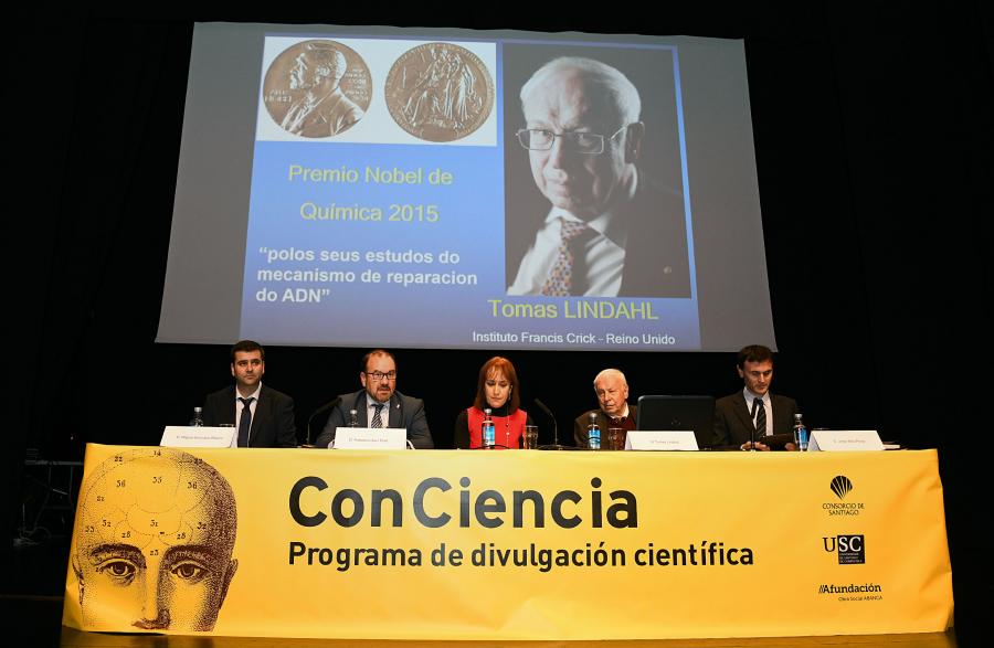 Momento de la conferencia de Tomas Lindahl Momento de la conferencia de Tomas Lindahl