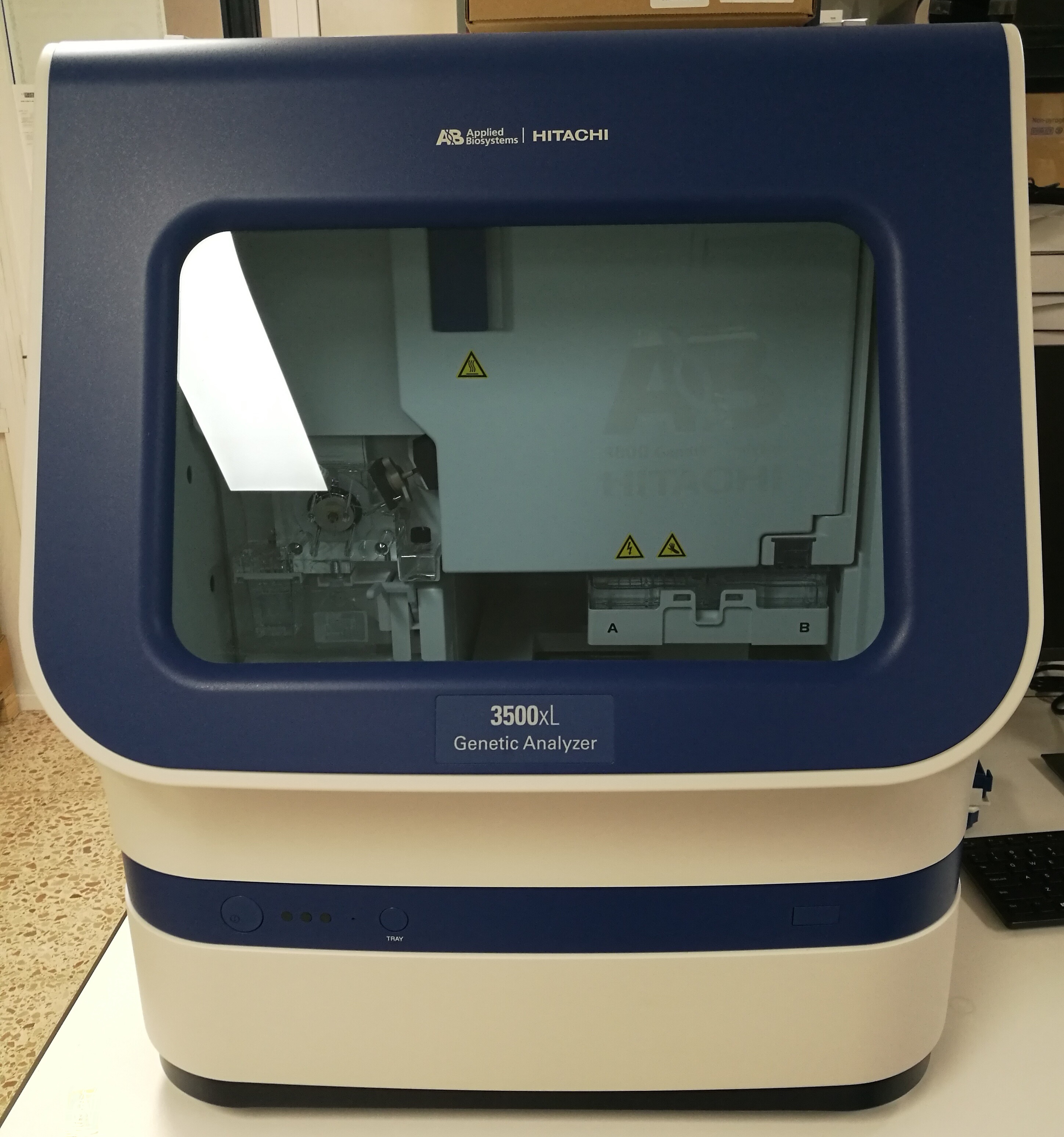 Secuenciador de ADN 3500xl Genetic Analyzer Applied Biosystem
