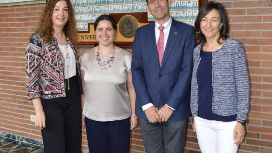 De esquerda a dereita, Quiroga, De Azevedo, Barreiro e Vázquez, na Facultade de Veterinaria da USC De esquerda a dereita, Quiroga, De Azevedo, Barreiro e Vázquez, na Facultade de Veterinaria da USC