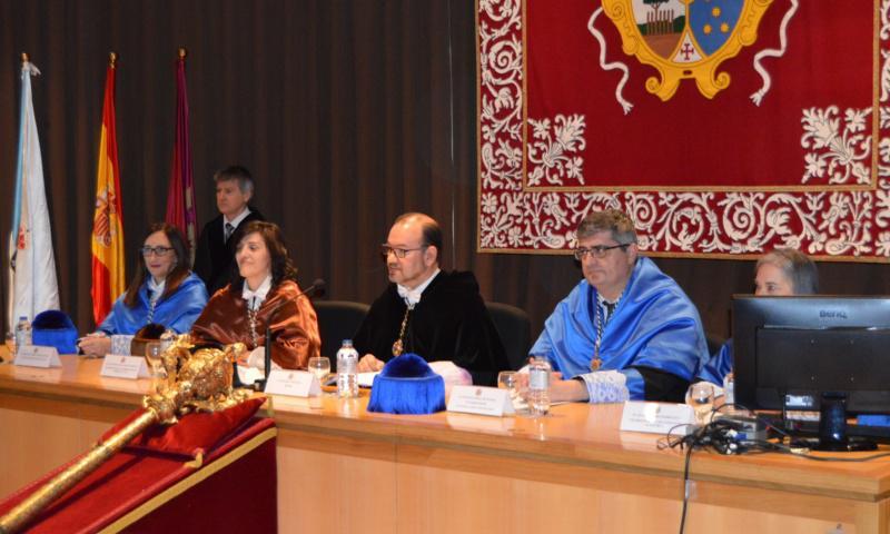 Antonio López defende transformar a USC con “rigor, ética e flexibilidade” nunha institución acaída ás necesidades sociais Antonio López defende transformar a USC con “rigor, ética e flexibilidade” nunha institución acaída ás necesidades sociais