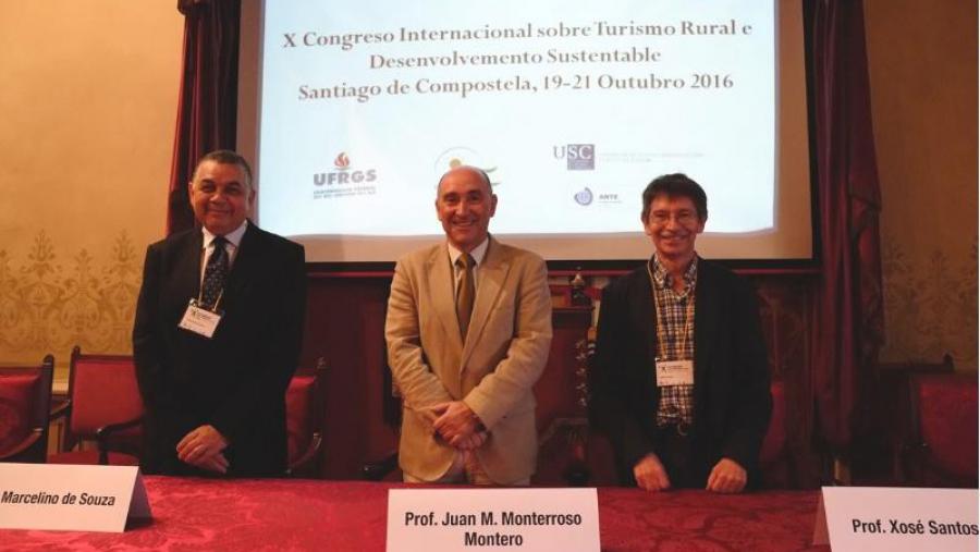 De esquerda a dereita, Marcelino de Souza, Juan Monterroso e Xosé Santos. Foto: Servimav-USC De esquerda a dereita, Marcelino de Souza, Juan Monterroso e Xosé Santos. Foto: Servimav-USC