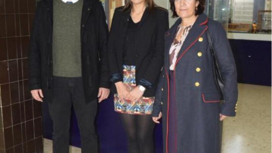 Verónica Rey López, entre Álvaro Antelo e Ana Botana, na Facultade de Ciencias do Campus Terra da USC Verónica Rey López, entre Álvaro Antelo e Ana Botana, na Facultade de Ciencias do Campus Terra da USC