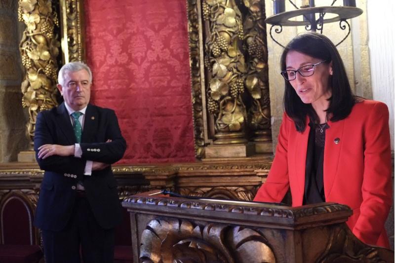 Rosa Crujeiras asume a Vicerreitoría de Comunicación e Coordinación apelando a unha universidade “en constante avance” Rosa Crujeiras asume a Vicerreitoría de Comunicación e Coordinación apelando a unha universidade “en constante avance”