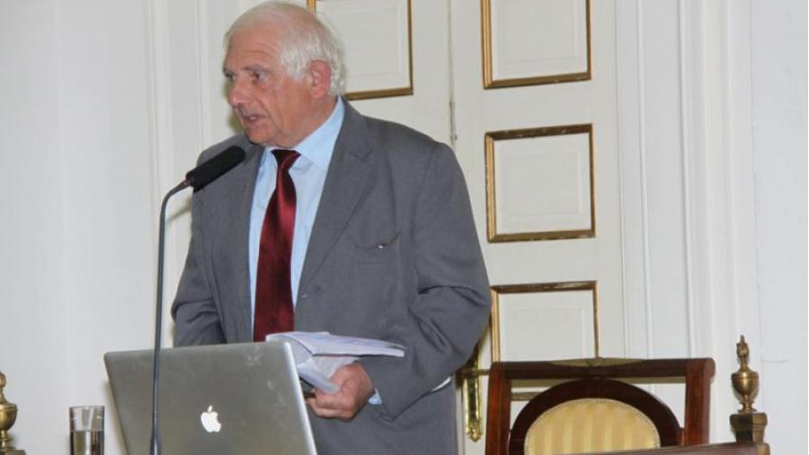 Enrique Raviña. Foto Real Academia Nacional de Farmacia Enrique Raviña. Foto Real Academia Nacional de Farmacia