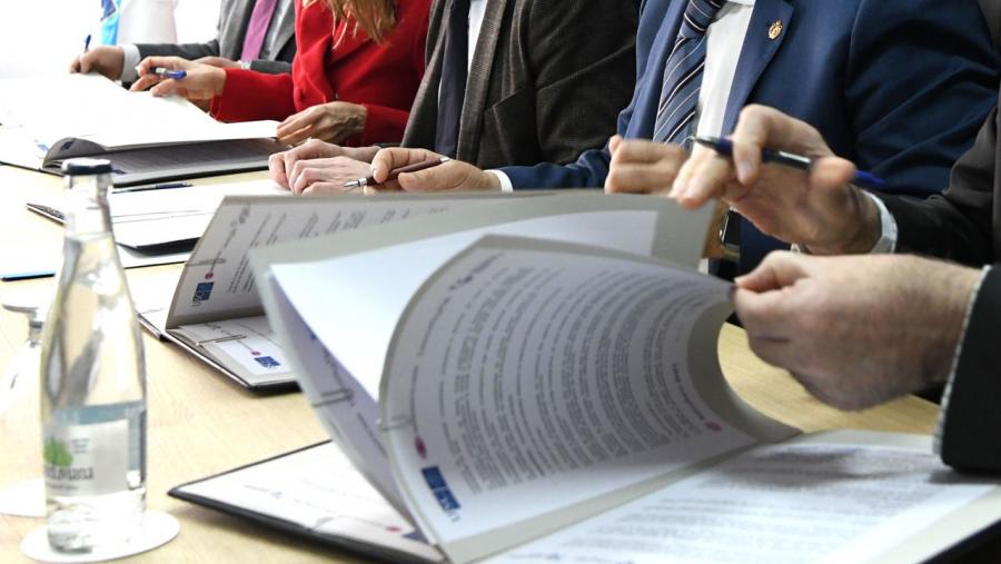 Entre a formación reservada para o persoal do sistema universitario galego destacan materias como a contratación pública ou a protección de datos. FOTO: Santi Alvite Entre a formación reservada para o persoal do sistema universitario galego destacan materias como a contratación pública ou a protección de datos. FOTO: Santi Alvite