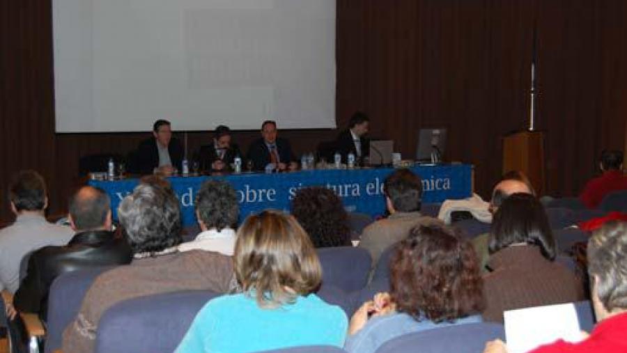 A xornada foi inaugurada polo vicerreitor de Coordinación e o director da Escola de Formación do Profesorado A xornada foi inaugurada polo vicerreitor de Coordinación e o director da Escola de Formación do Profesorado