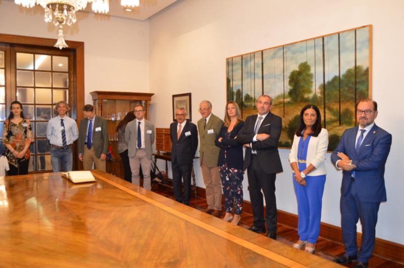 O reitor da USC apoia a Facultade de Veterinaria ante o comité internacional de avaliación da EAEVE O reitor da USC apoia a Facultade de Veterinaria ante o comité internacional de avaliación da EAEVE