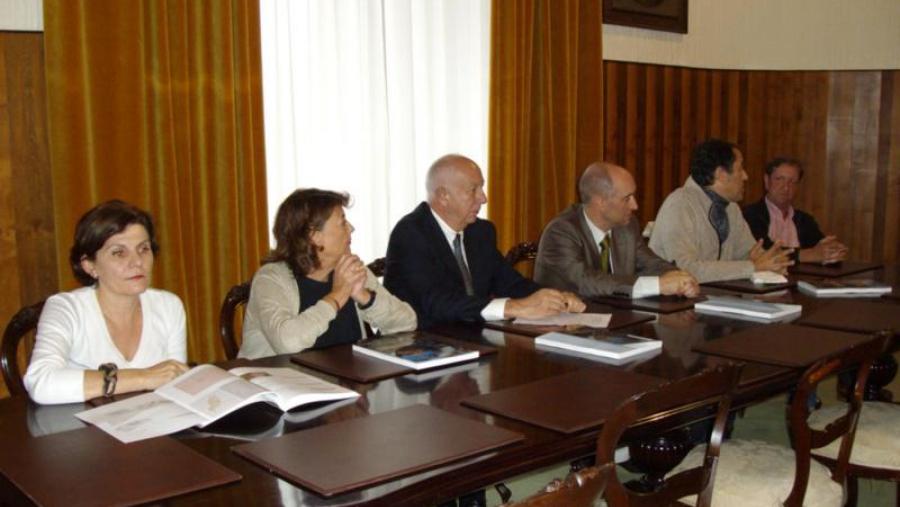De esquerda a dereita: Lucila Ventoso, Raquel Casal, Juan Casares, Juan Monterroso, Ramón Fábregas e Xoán Guitián. Foto: Alfonso-Servimav De esquerda a dereita: Lucila Ventoso, Raquel Casal, Juan Casares, Juan Monterroso, Ramón Fábregas e Xoán Guitián. Foto: Alfonso-Servimav