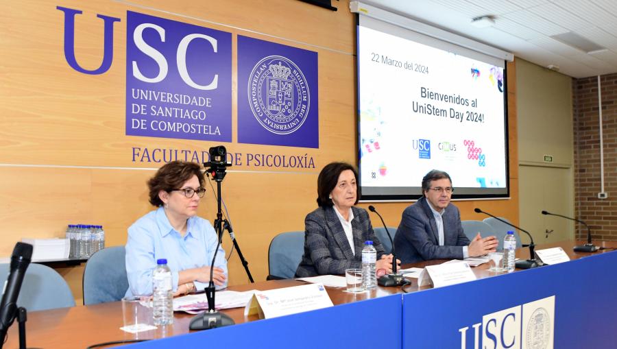 De esquerda a dereita, María José Sampedro Vizcaya, María Pilar Bermejo Barrera e José Luis Labandeira García. Foto: Santi Alvite De esquerda a dereita, María José Sampedro Vizcaya, María Pilar Bermejo Barrera e José Luis Labandeira García. Foto: Santi Alvite