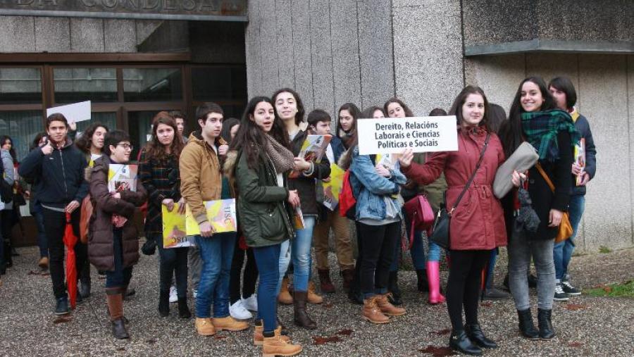 2.200 estudantes de secundaria coñecen a USC 2.200 estudantes de secundaria coñecen a USC