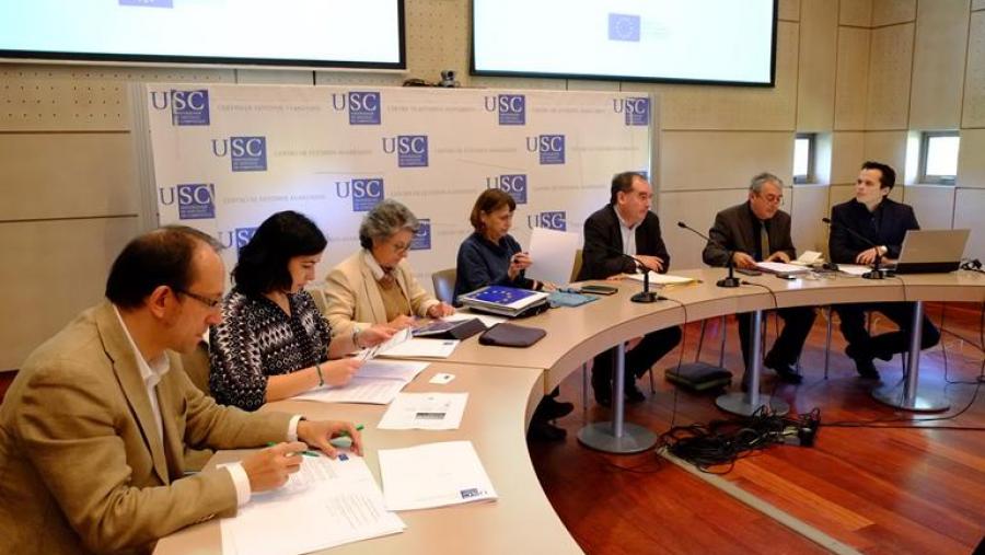 De esquerda a dereita, Anxo Lorenzo, Almudena Hospido, Isabel Rodríguez-Moldes, Anne-Marie Autissier, Rubén Lois, Javier Gómez e Victor Ferretti. Foto: Servimav-USC De esquerda a dereita, Anxo Lorenzo, Almudena Hospido, Isabel Rodríguez-Moldes, Anne-Marie Autissier, Rubén Lois, Javier Gómez e Victor Ferretti. Foto: Servimav-USC