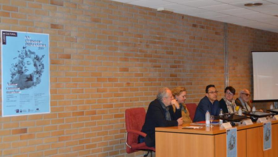 De esquerda a dereita, Max Jean Zins, López Izquierdo, Varela Zapata, González Rey e Arias, na Facultade de Humanidades De esquerda a dereita, Max Jean Zins, López Izquierdo, Varela Zapata, González Rey e Arias, na Facultade de Humanidades