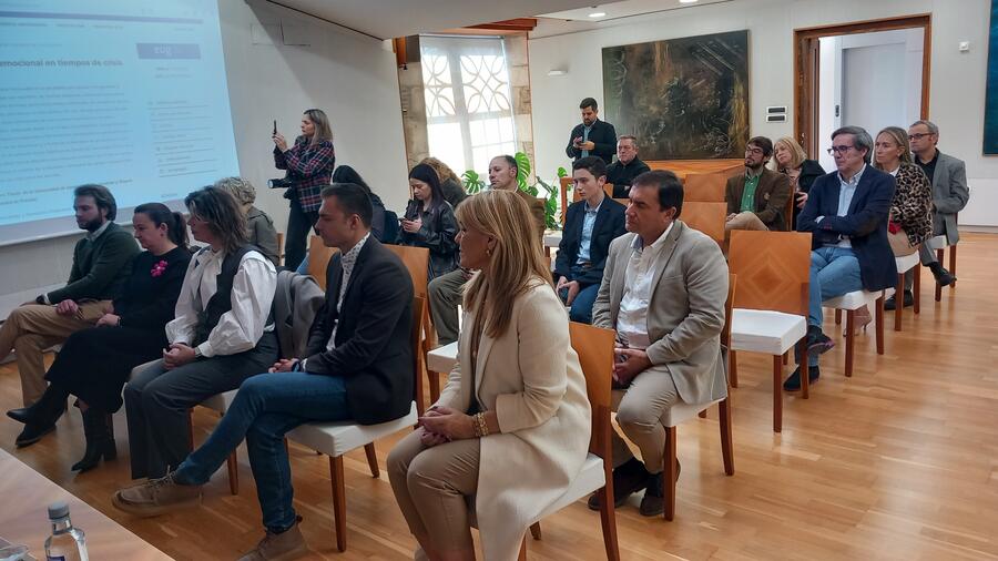 Asistentes ao acto Asistentes ao acto
