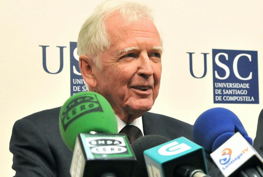 Harald zur Hausen en la rueda de prensa Harald zur Hausen en la rueda de prensa