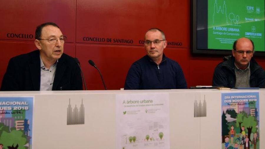 De esquerda a dereita, Marcos González, Xan Duro e Luis Incera. Foto: Concello de Santiago de Compostela De esquerda a dereita, Marcos González, Xan Duro e Luis Incera. Foto: Concello de Santiago de Compostela