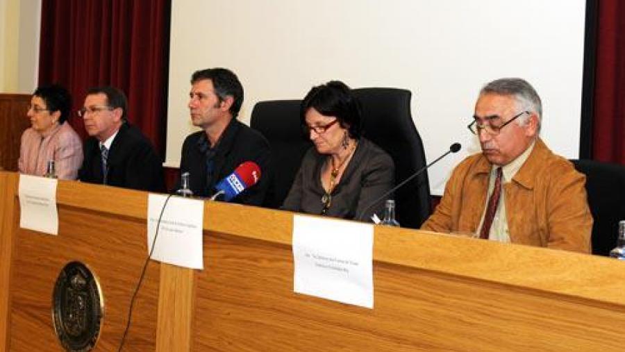 De dereita a esquerda, Francisco Fernández Rei, Marisol López, Lourenzo Fernández, Manuel González e Rosario Álvarez De dereita a esquerda, Francisco Fernández Rei, Marisol López, Lourenzo Fernández, Manuel González e Rosario Álvarez