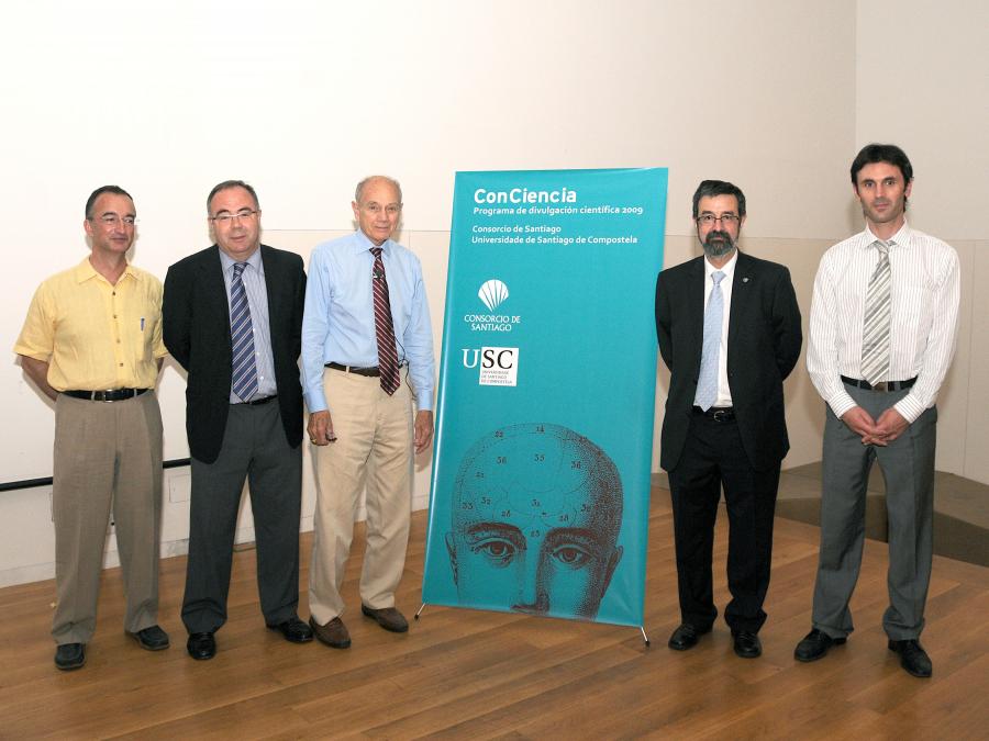 Momento previo a la conferencia de James Watson Cronin Momento previo a la conferencia de James Watson Cronin
